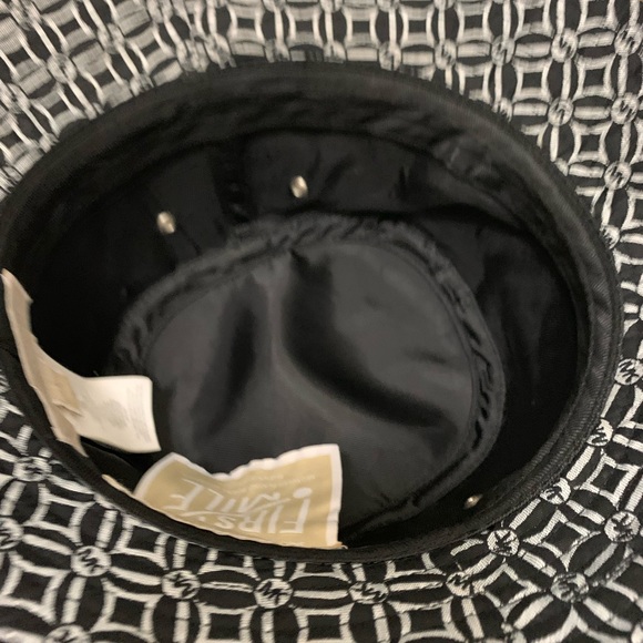 Michael Kors Logo Jacquard Bucket Hat - Picture 5 of 9